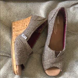Toms wedges
